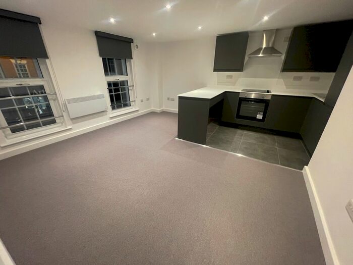 2 Bedroom Flat To Rent In High Street, Bromsgrove, B61