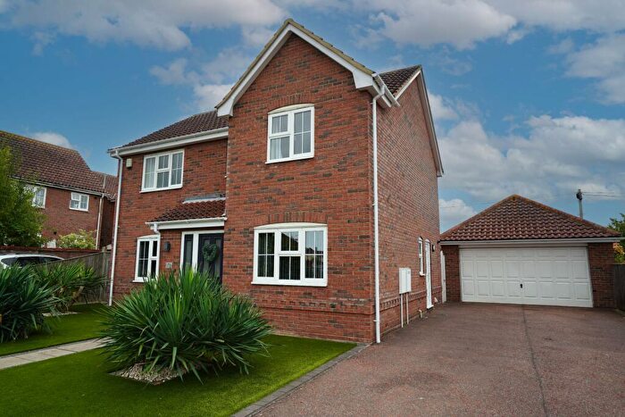 5 Bedroom Detached House For Sale In Dale Haven, Lowestoft, NR33