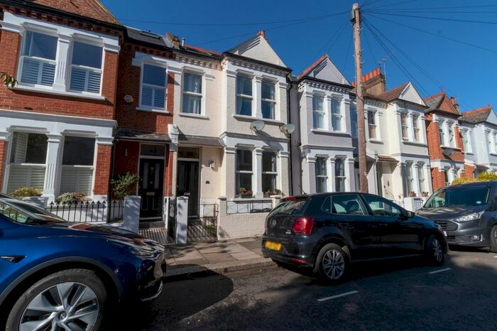 2 Bedroom Flat To Rent In Farlow Road, London, SW15
