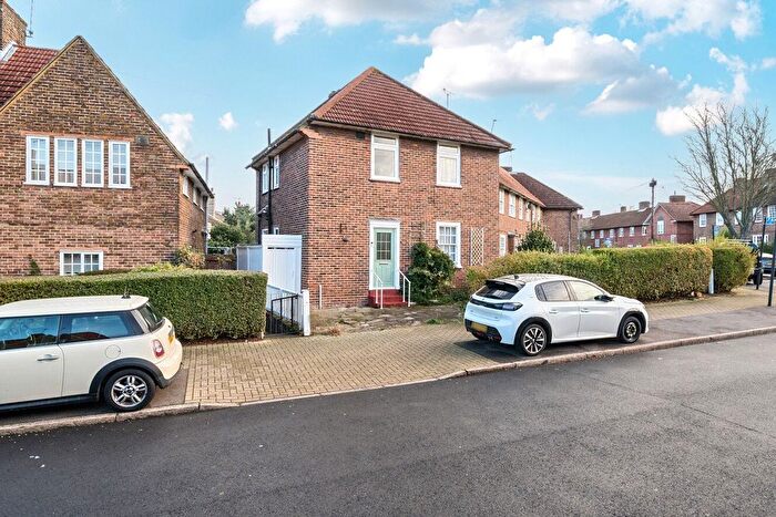 3 Bedroom End Terrace House For Sale In Swinburne Road, Putney, London, SW15