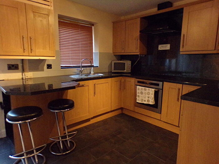 3 Bedroom Town House To Rent In Princes Reach, Docklands, PR2