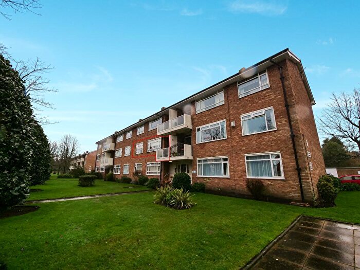 2 Bedroom Apartment For Sale In York Road, Birkdale, Southport, Merseyside, PR8