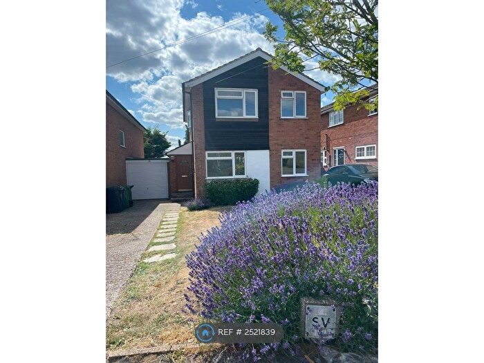 3 Bedroom Detached House To Rent In Hill Farm Road, Chalfont St. Peter, Gerrards Cross, SL9