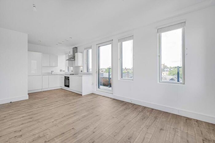1 Bedroom Flat To Rent In River Front, Enfield, EN1