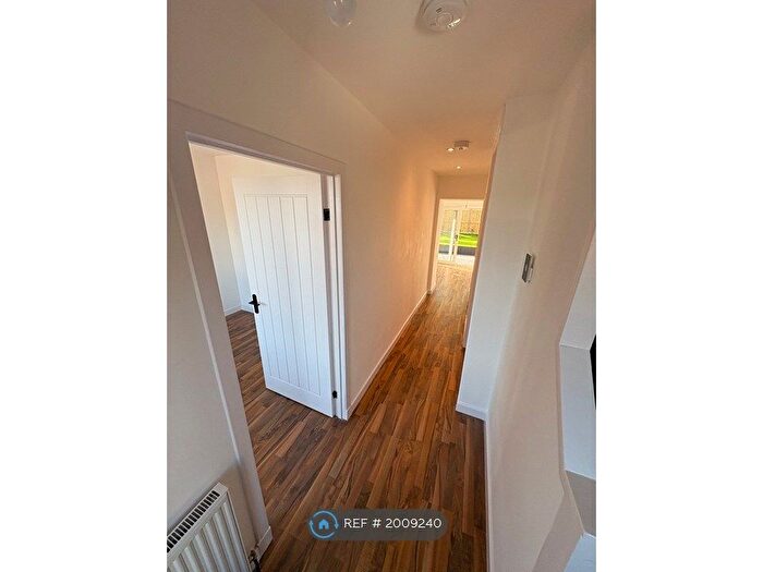 4 Bedroom Terraced House To Rent In Spey Road, Glasgow, G61
