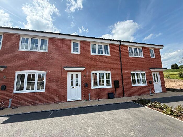 3 Bedroom Terraced House For Sale In Cornmill Drive, Somercotes, Alfreton, DE55