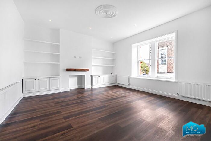 4 Bedroom Flat To Rent In The Broadway, Crouch End, London, N8