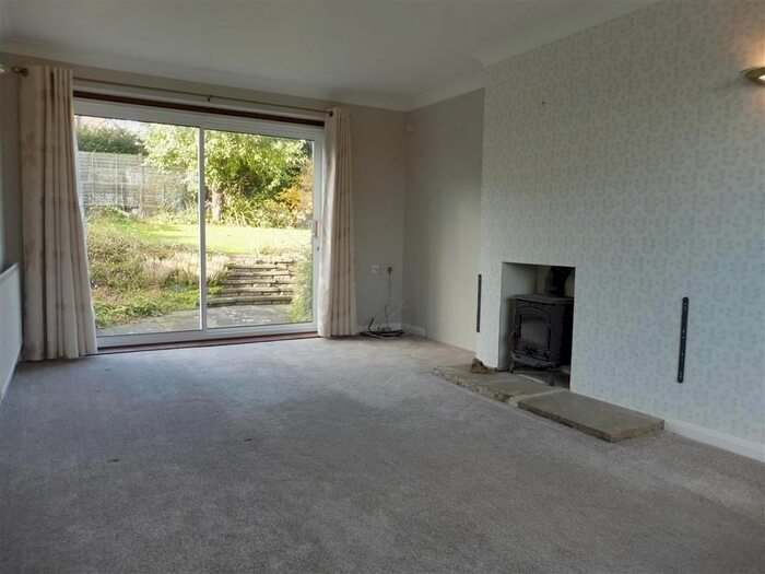 3 Bedroom Property To Rent In Sulthorpe Road, Ketton, Stamford, PE9