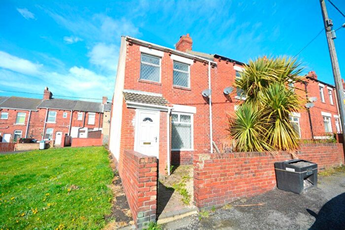 3 Bedroom End Of Terrace House To Rent In School Terrace, South Moor, DH9