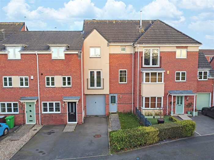 3 Bedroom Terraced House For Sale In Stanhope Avenue, Nottingham, NG5