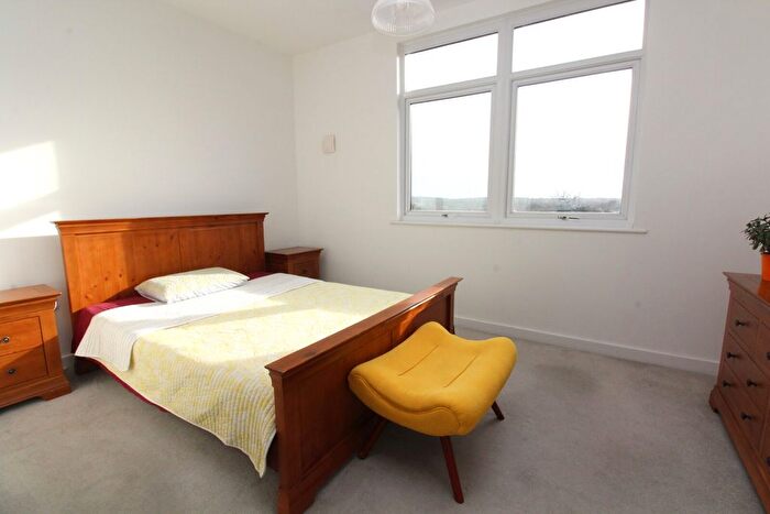 3 Bedroom Flat To Rent In Gubbins Lane, Harold Wood, RM3