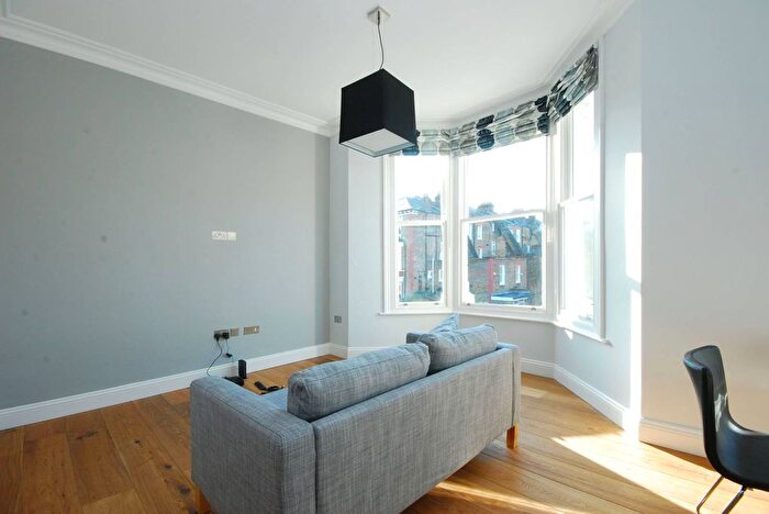 1 Bedroom Flat To Rent In Dalmeny Road, Tufnell Park, London, N7