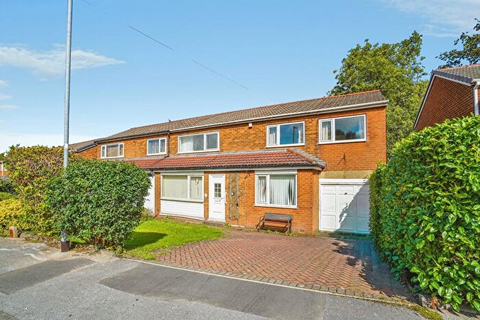 4 Bedroom Semi-Detached House For Sale In Parkland Avenue, Morley, Leeds, LS27
