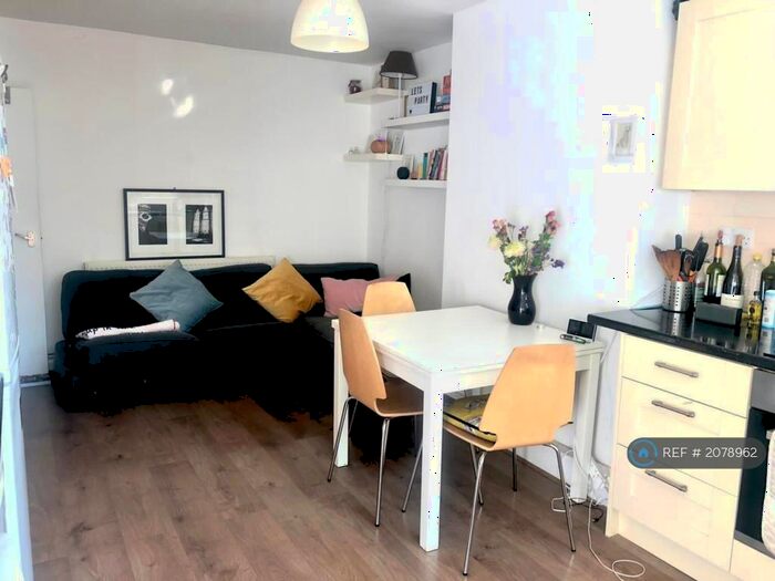 5 Bedroom Maisonette To Rent In Ben Jonson Road, London, E1