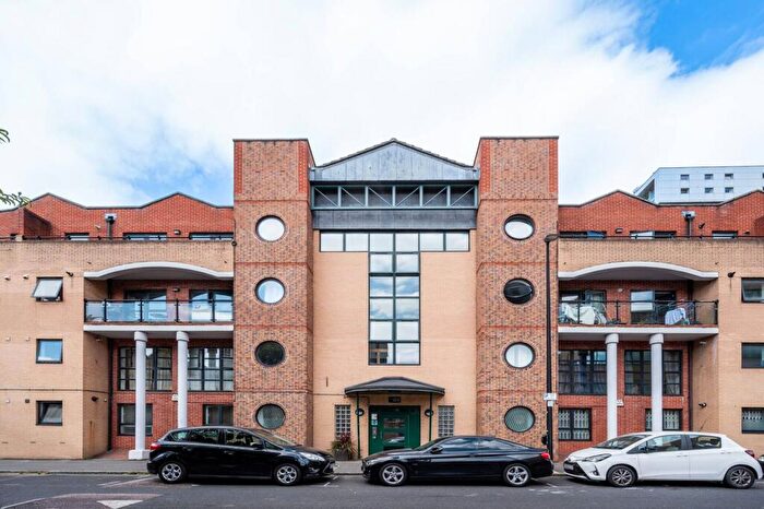 1 Bedroom Flat For Sale In Back Church Lane, Aldgate, London, E1