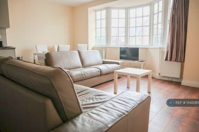 4 Bedroom Flat To Rent In Victoria Avenue, Leicester, LE2