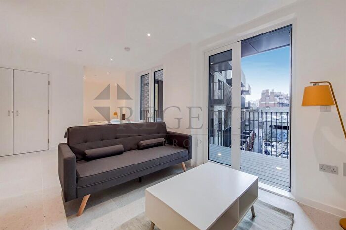 Apartment To Rent In Jacquard Point, Tapestry Way, E1