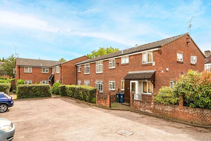 1 Bedroom Flat For Sale In Avenue Road, Acton, W3