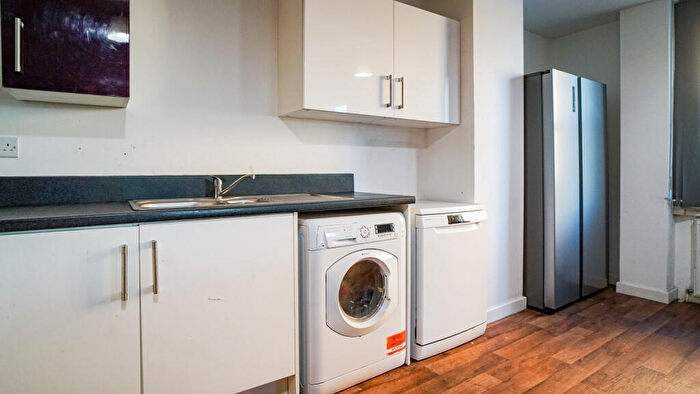 6 Bedroom Apartment To Rent In West Street, Sheffield, S1