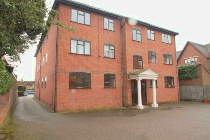 1 Bedroom Ground Flat To Rent In Bromham Road, Bedford, Bedfordshire, MK40