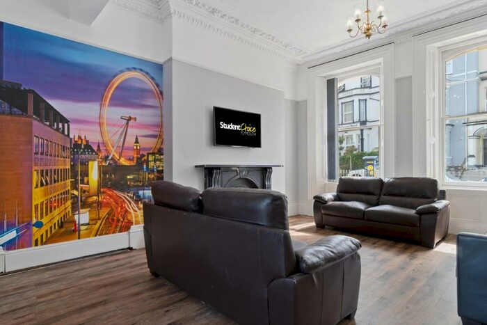 13 Bedroom Terraced House To Rent In Citadel Road, Plymouth, Devon, PL1