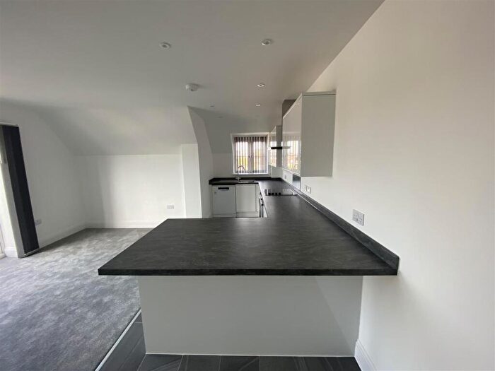 2 Bedroom Flat To Rent In Troy Court, Essex Way, Benfleet, SS7