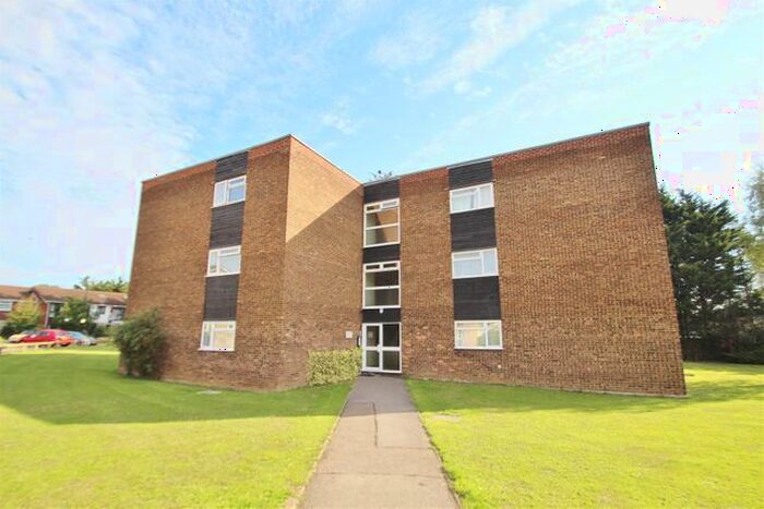 1 Bedroom Flat To Rent In Spencer Road, Isleworth, TW7