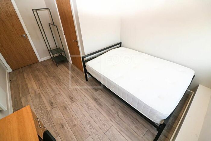 1 Bedroom Flat To Rent In Colonnade House, Sunbridge Road, Bradford, BD1