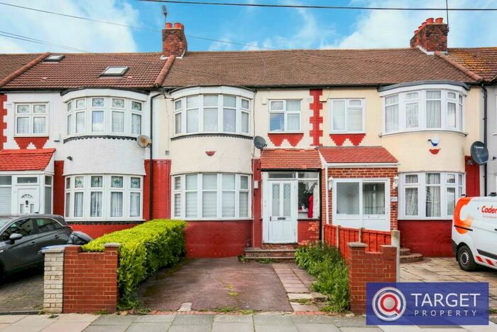 3 Bedroom Terraced House For Sale In Albany Road, Enfield, EN3