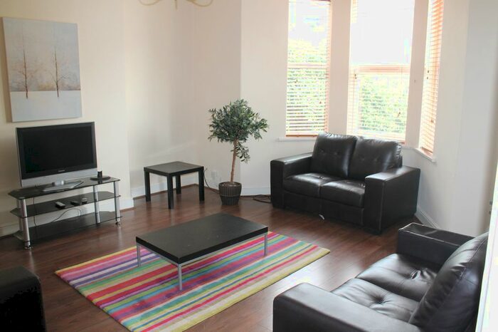 6 Bedroom Terraced House To Rent In Rothbury Terrace, Newcastle Upon Tyne, NE6