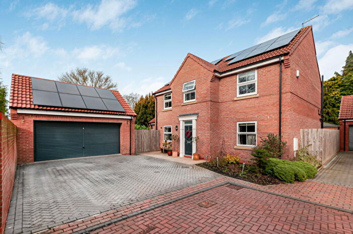 4 Bedroom Detached House For Sale In Lightowler Close Cherry Burton Beverley, HU17