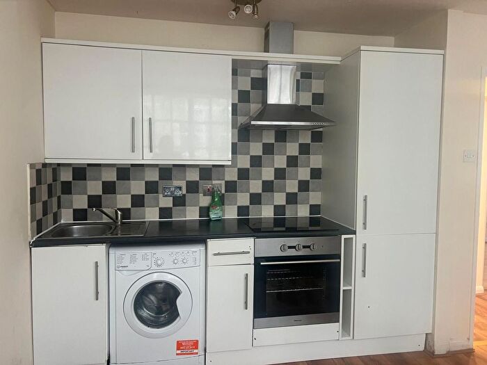 2 Bedroom Flat To Rent In Flat A, Guildford House, - Guildford Street, Luton, LU1