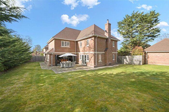 5 Bedroom Detached House To Rent In Ridgelands, Fetcham, KT22