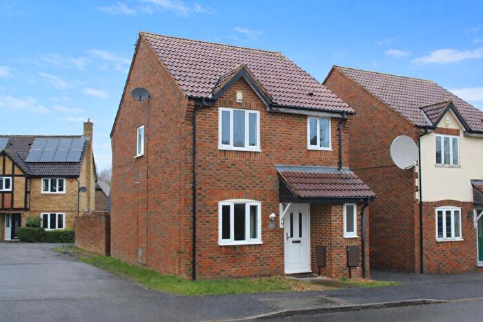 3 Bedroom Detached House For Sale In Wallinger Drive, Shenley Brook End, Milton Keynes, MK5