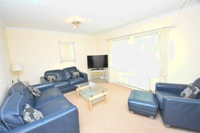3 Bedroom Flat To Rent In Viewfield Mews, West End, Aberdeen, AB15