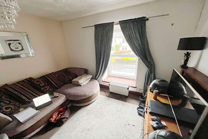 1 Bedroom Flat For Sale In B, Main Street East, Menstrie, FK11