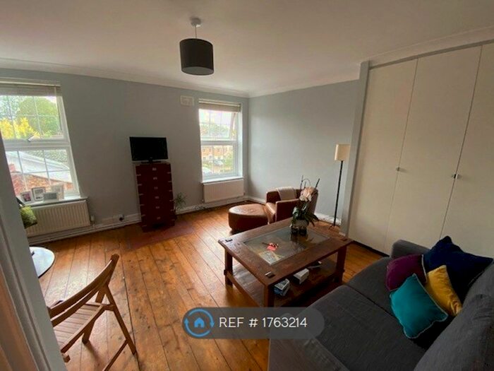 2 Bedroom Flat To Rent In Atlantic House, London, SW15