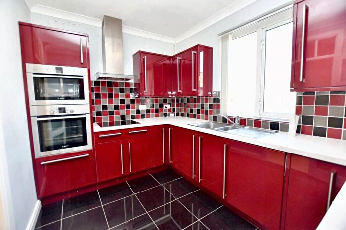 2 Bedroom Flat For Sale In Chichester Close, Wicklands Avenue, Saltdean, BN2