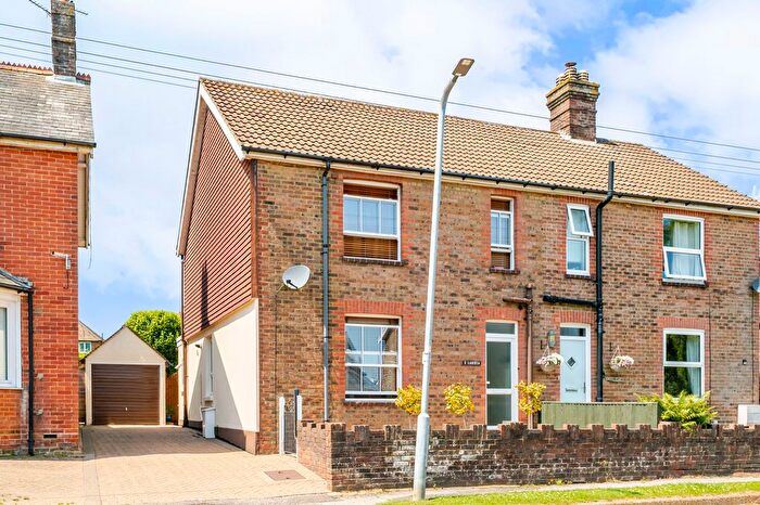 3 Bedroom Semi-Detached House For Sale In South Street, Crowborough, TN6
