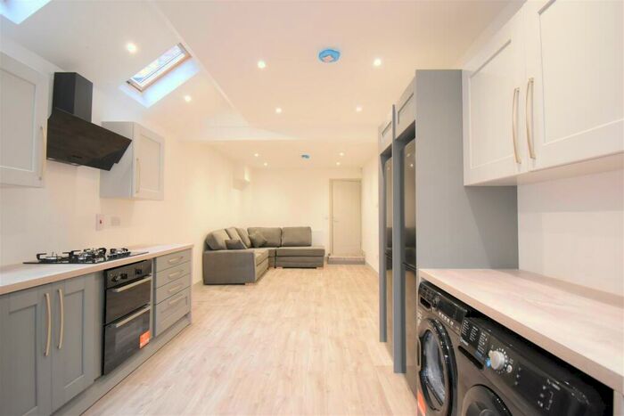 6 Bedroom Terraced House To Rent In / Academic Year Newly Refurbished Double Bedroom All En-suite, Tiverton Road, Selly Oak, Free Ultrafast M B, B29