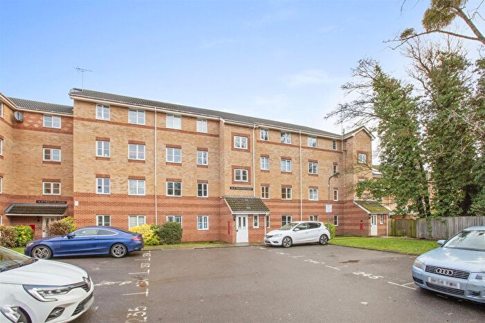 2 Bedroom Flat For Sale In Priestley Court, High Wycombe (Walk Of Station), HP13