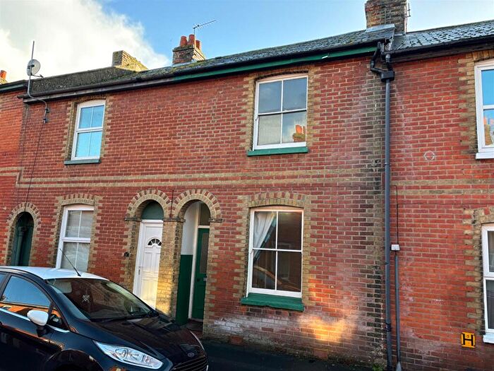 2 Bedroom House For Sale In Caesars Road, Newport, PO30