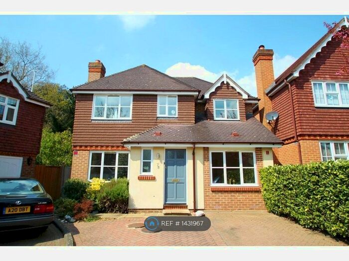 4 Bedroom Detached House To Rent In Harts Grove, Woodford Green, IG8