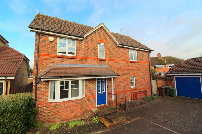 4 Bedroom Detached House To Rent In Coopers Gate, Colney Heath, St Albans, Hertfordshire, AL4