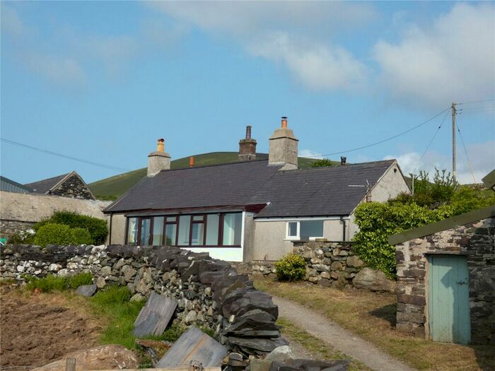 3 Bedroom Bungalow To Rent In Llanllechid, Bangor, Gwynedd, LL57