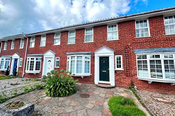 3 Bedroom Terraced House To Rent In West Byfleet, KT14