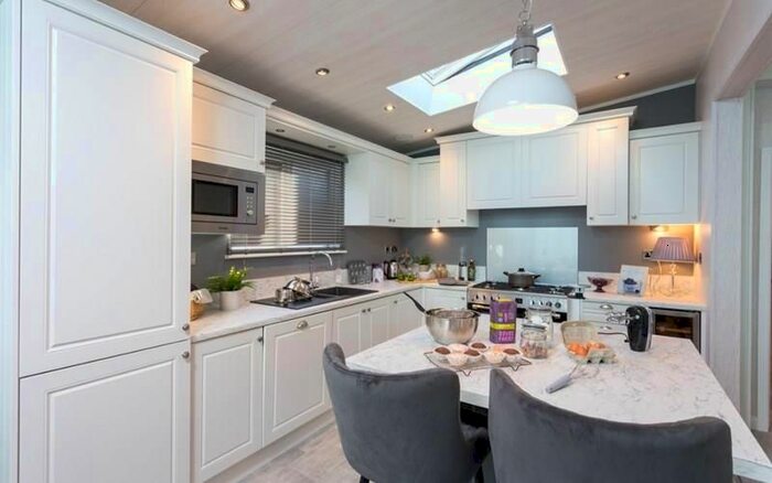 2 Bedroom Mobile/park Home For Sale In Newperran Holiday Resort, Hendra Croft, Newquay, TR8