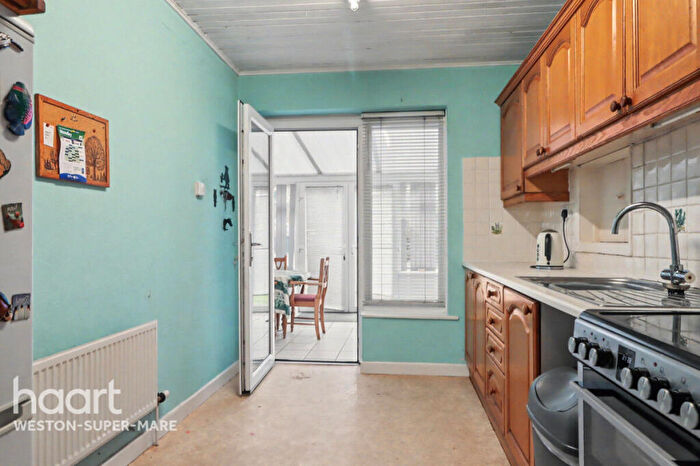 2 Bedroom Detached Bungalow For Sale In Littlefields Road, Banwell, BS29