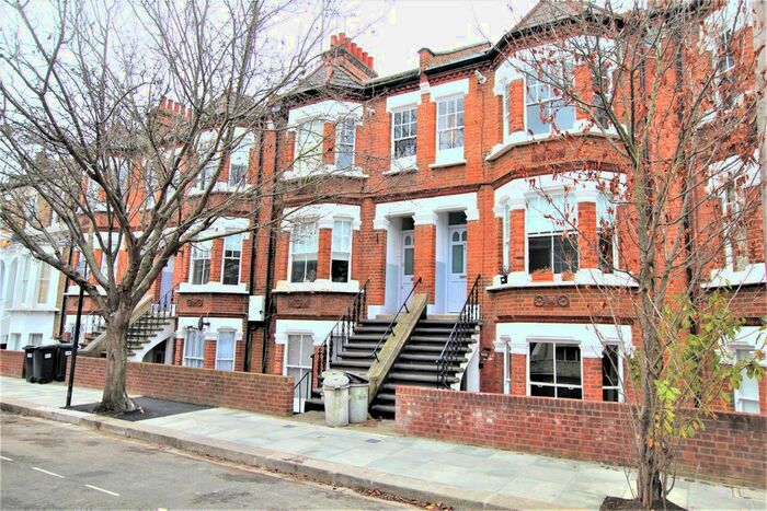 1 Bedroom Flat To Rent In Curwen Road, (), Shepherds Bush, W12