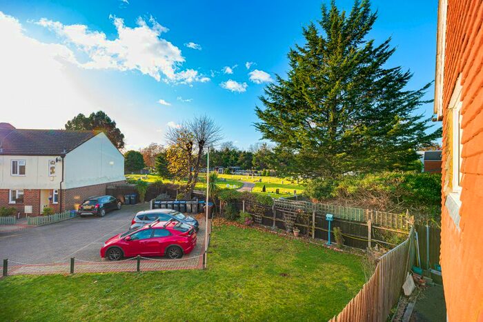 2 Bedroom Flat To Rent In Meopham Road, Mitcham CR4